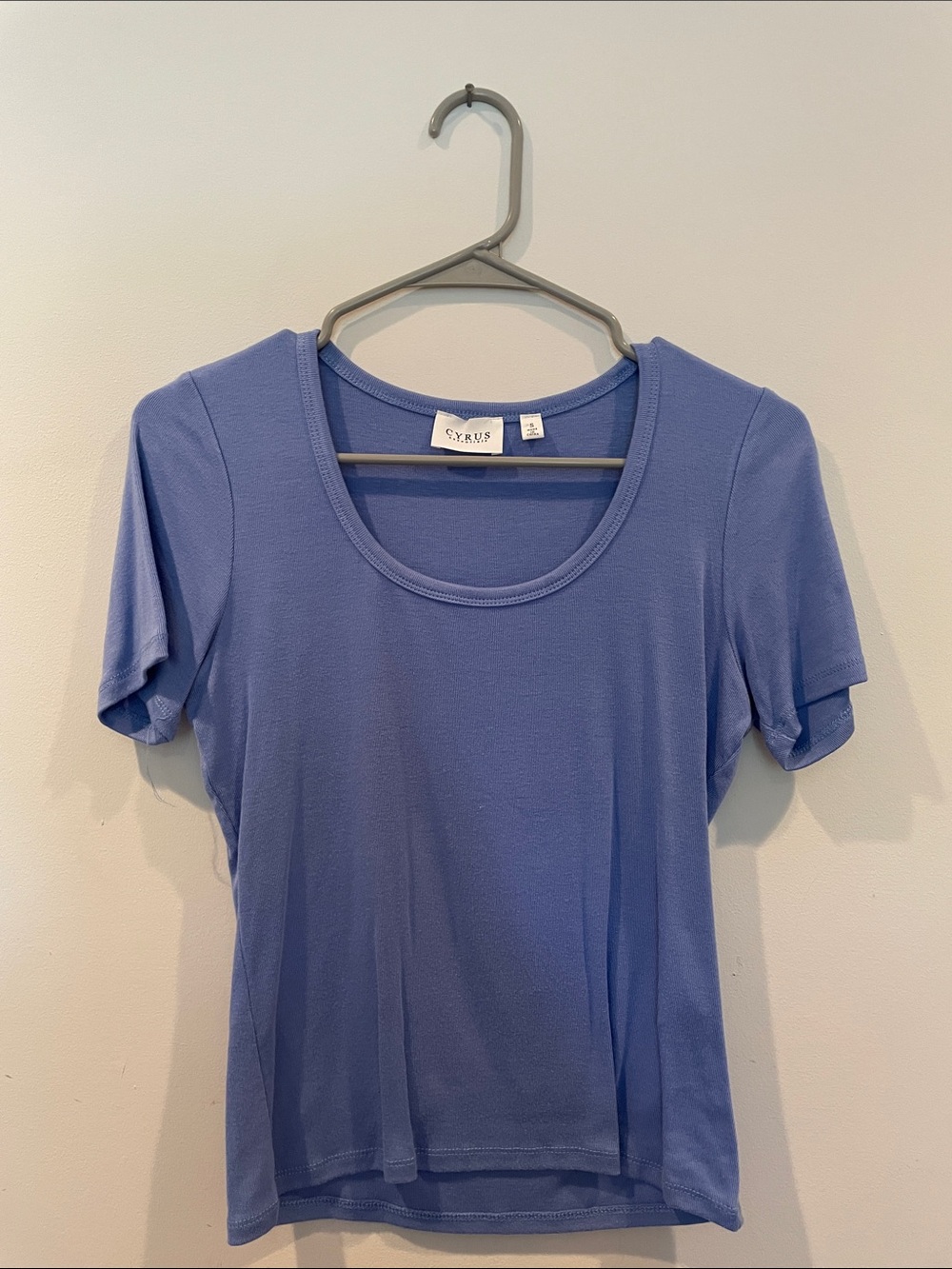 Cyrus Women’s Blue square neck top